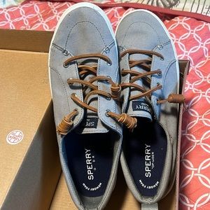 Barely worn Sperry slide ons size 8.5
